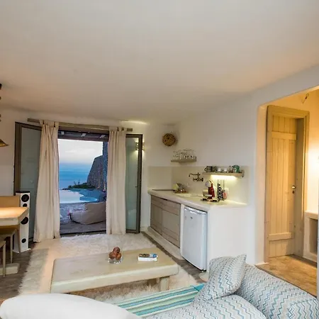 Amallini Mykonos 超级天堂海滩